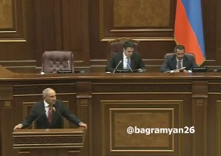 Пашинян заявил о необходимости новой революции после парламентских выборов в Армении