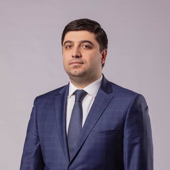 Депутат Вагаршак Акобян отказывается от мандата ради работы в частном секторе