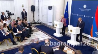 Урсула фон дер Ляйен поздравила Пашиняна с победой на выборах и объявила о пакете поддержки в €200 млн