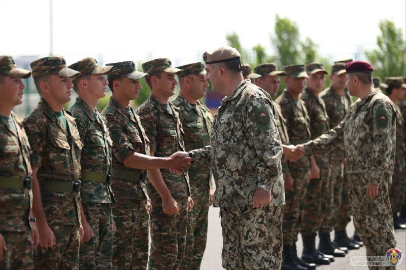 Эдвард Асрян принял присягу сержантов ВС Армении