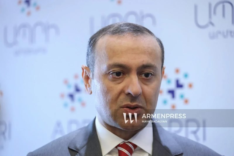 Армен Григорян на брифинге о мирном договоре Армении и Азербайджана