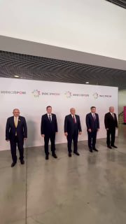 Никол Пашинян осмотрел павильоны «Иннопром-2026» в Екатеринбурге