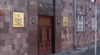 Сотрудники Антикоррупционного комитета Армении проводят операцию по раскрытию схемы подкупа избирателей в Котайкской области.