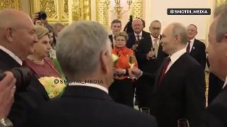 Путин поздравил Пашиняна с победой на выборах в Армении