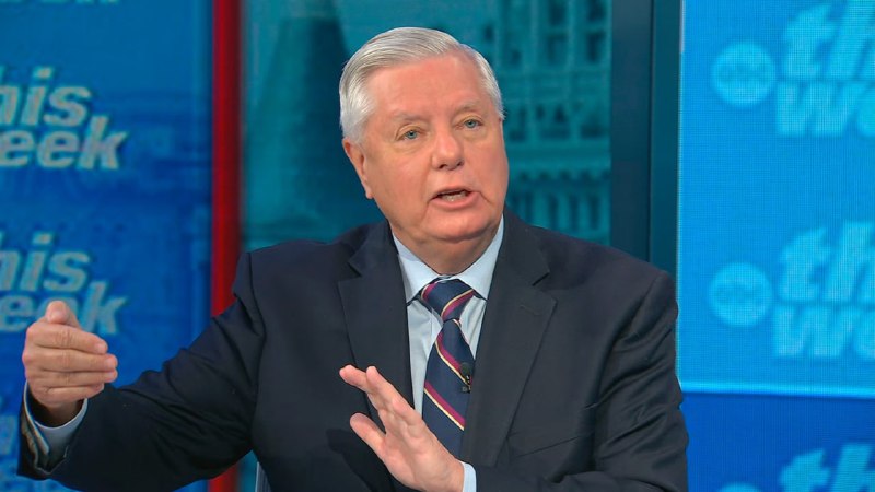 Сенатор Линдси Грэм: Украина заслуживает усиленной поддержки, санкции против России помогут завершить войну