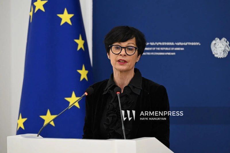 ЕК намерена начать переговоры о вступлении Украины в ЕС по всем 33 главам с 15 июня