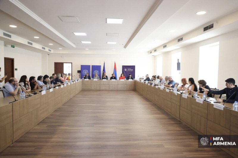 Круглый стол по запуску EUPM Armenia в МИД Армении с участием дипломатов