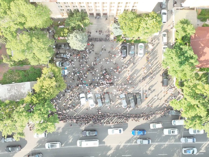 Предвыборный митинг оппозиции в Ереване собрал менее 200 человек